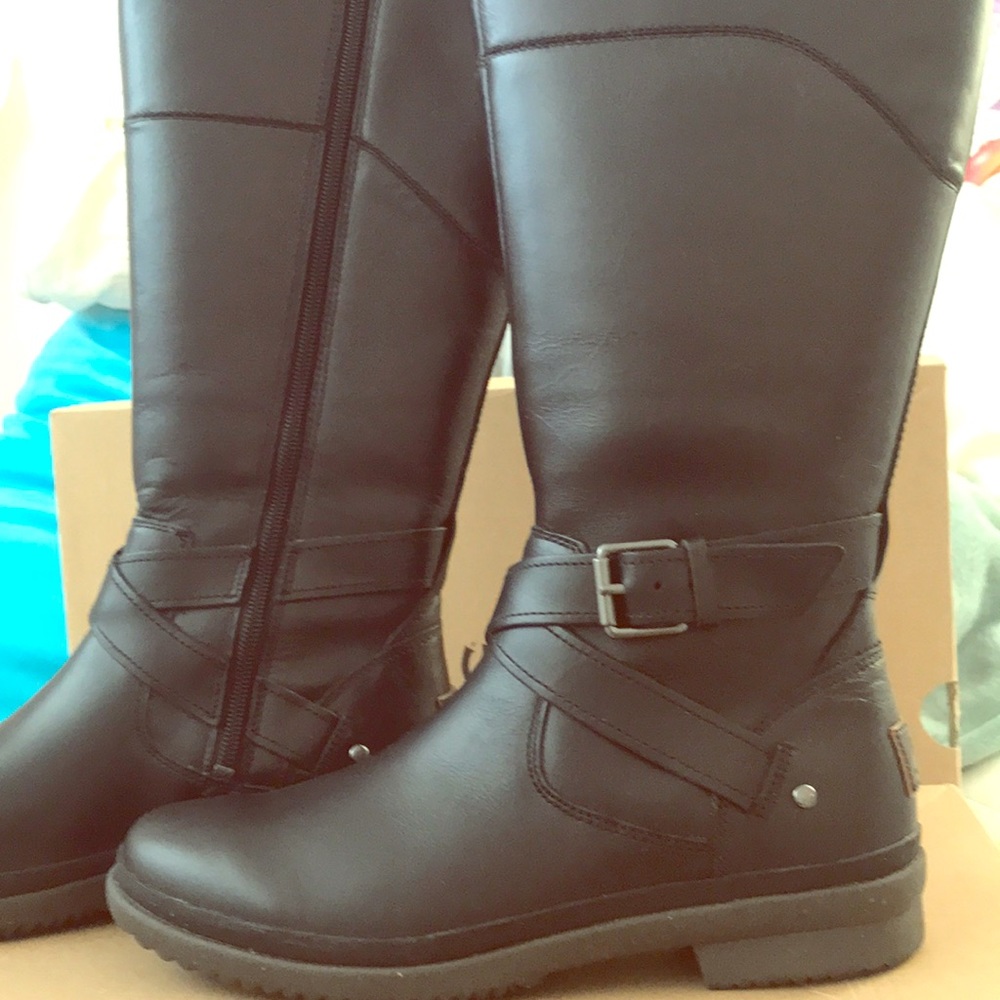 Ugg Evanna waterproof Black Boots size 7.5
